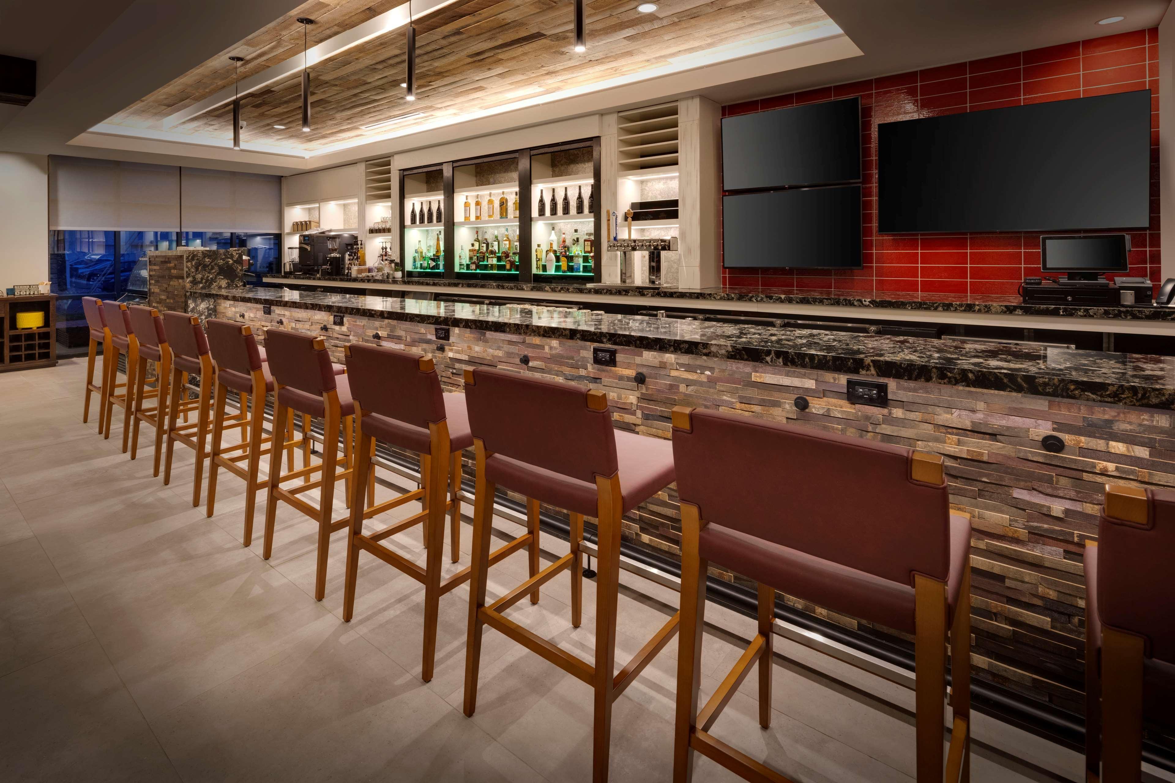 Hilton Garden Inn ヘイマーケット  エクステリア 写真