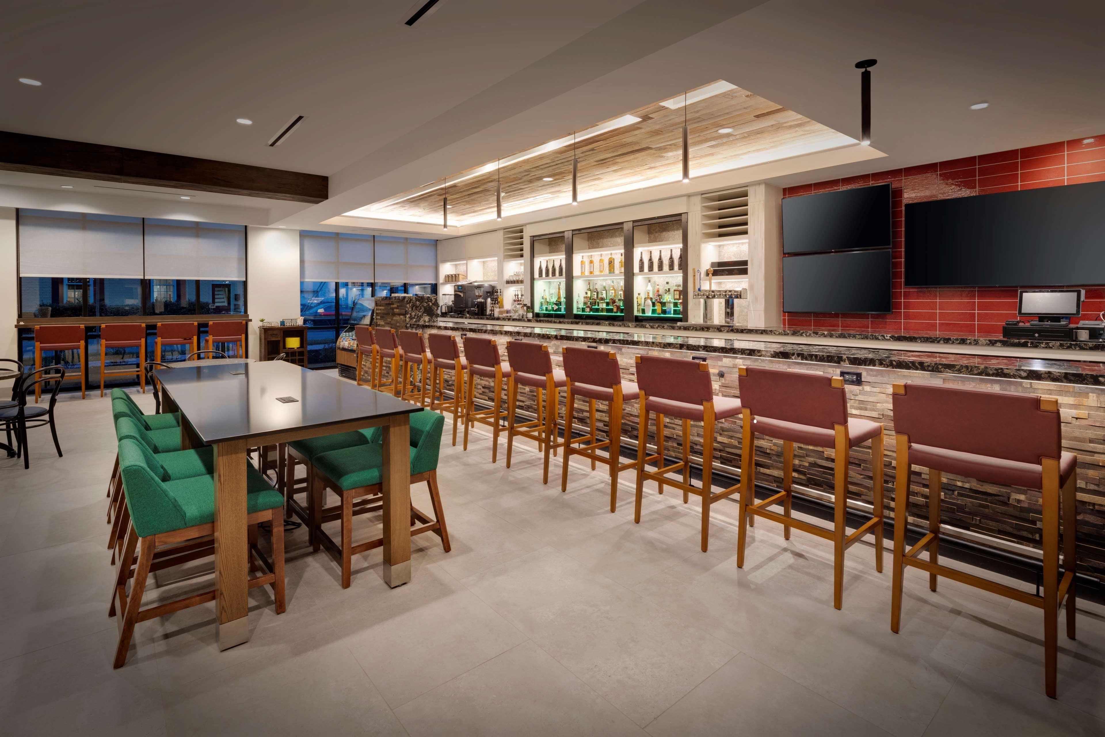 Hilton Garden Inn ヘイマーケット  エクステリア 写真