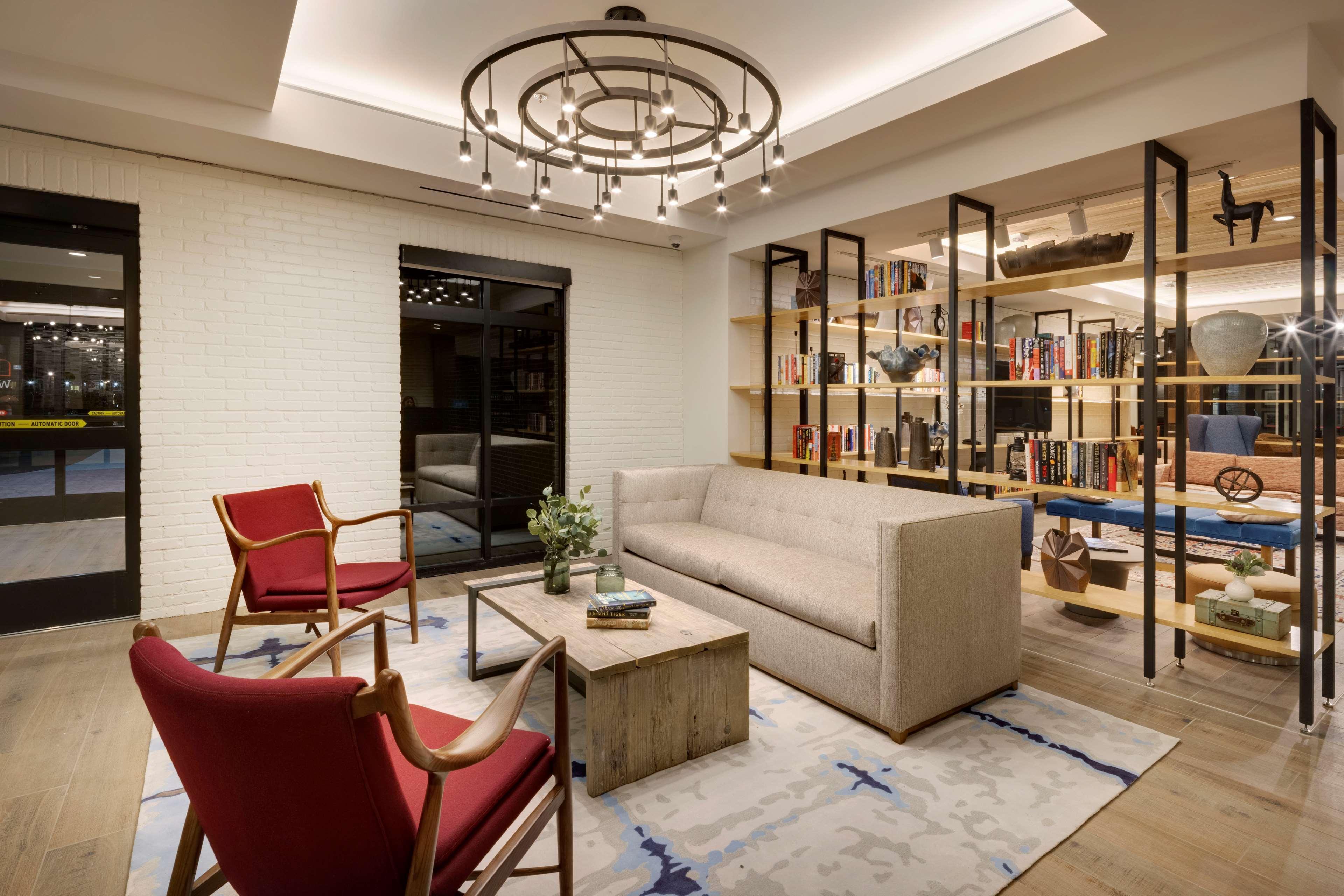 Hilton Garden Inn ヘイマーケット  エクステリア 写真