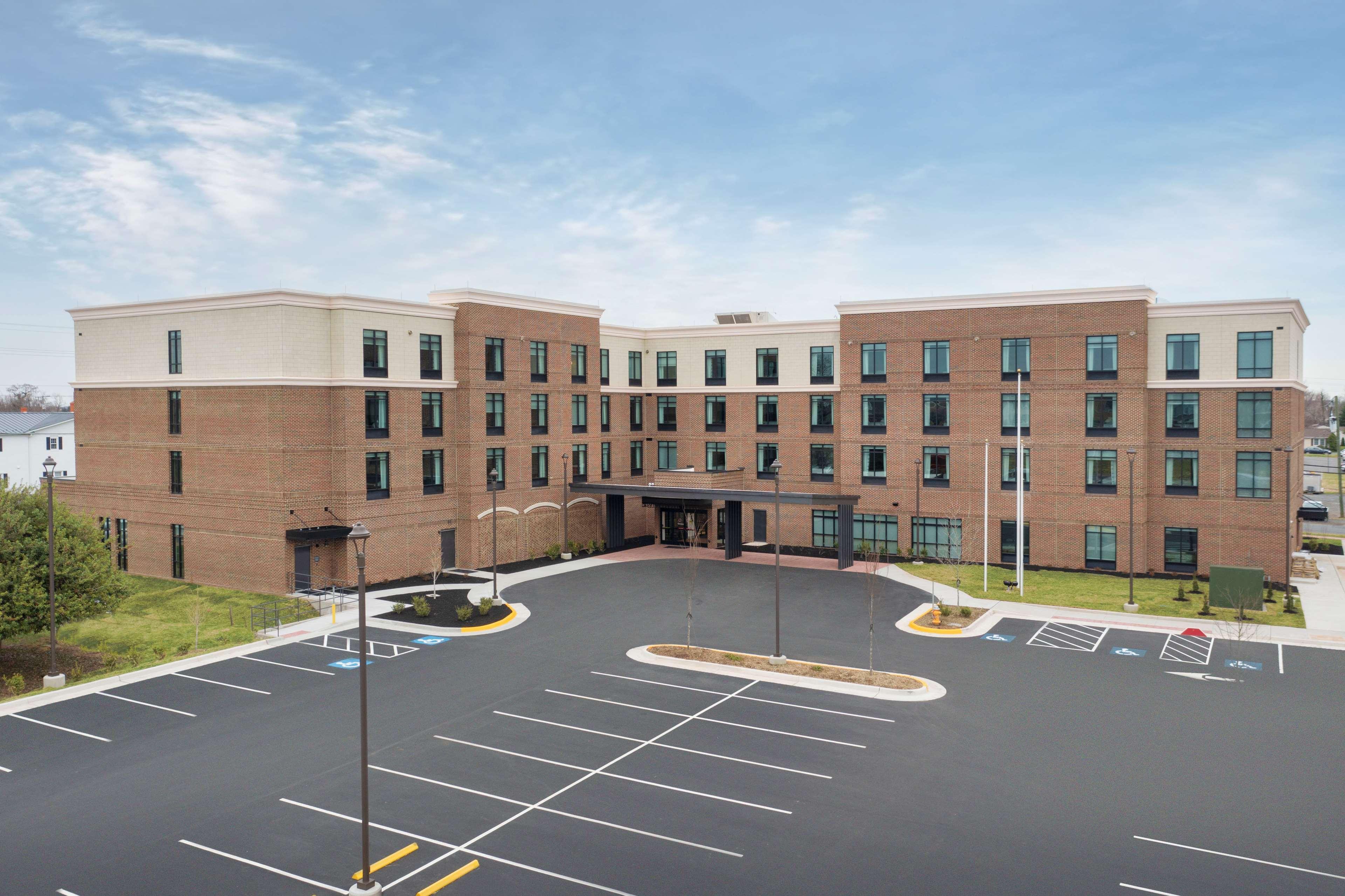 Hilton Garden Inn ヘイマーケット  エクステリア 写真